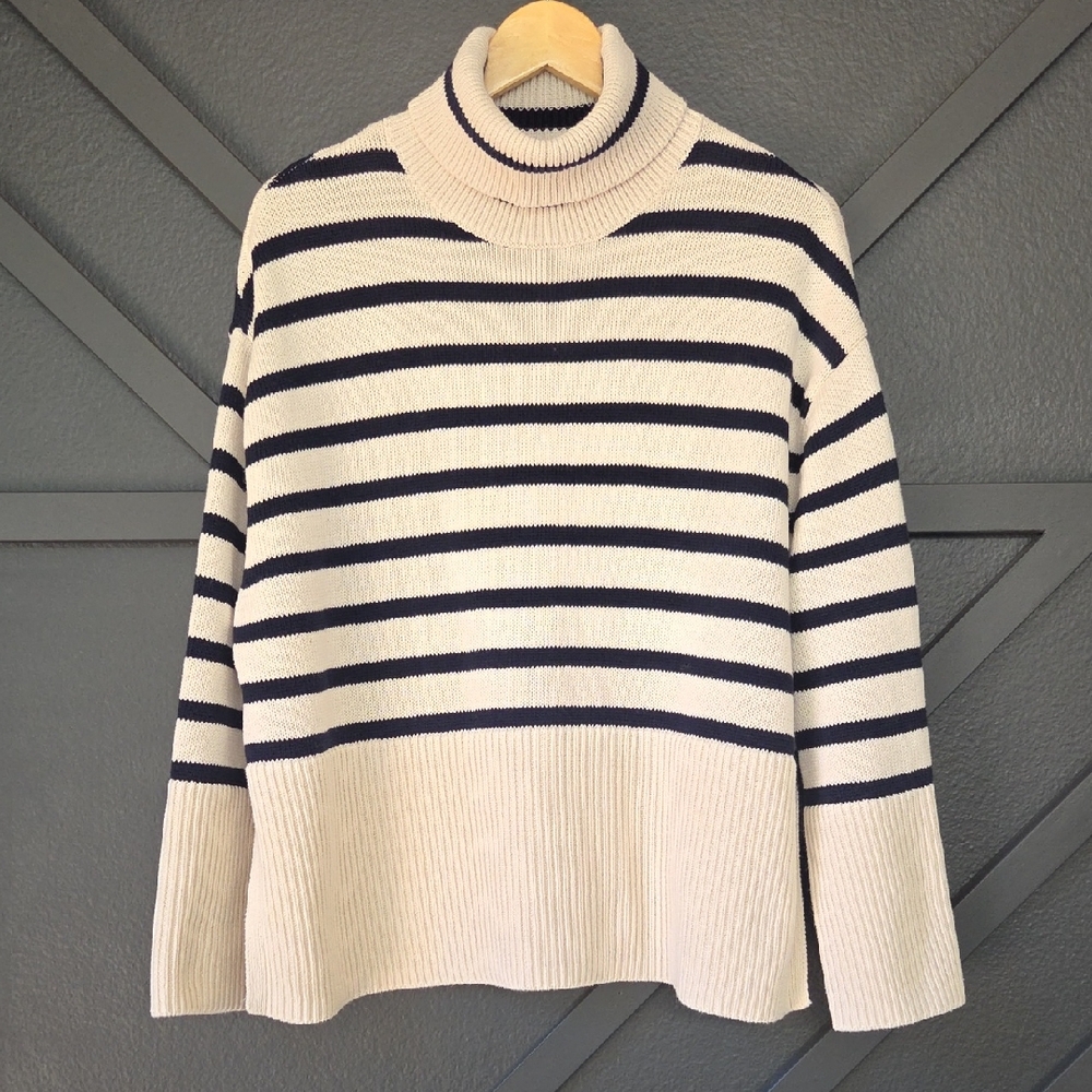 {Gap} 24-7 Split Hem Turtleneck Sweater in Off White & Navy (Small) - Picture 5 of 16